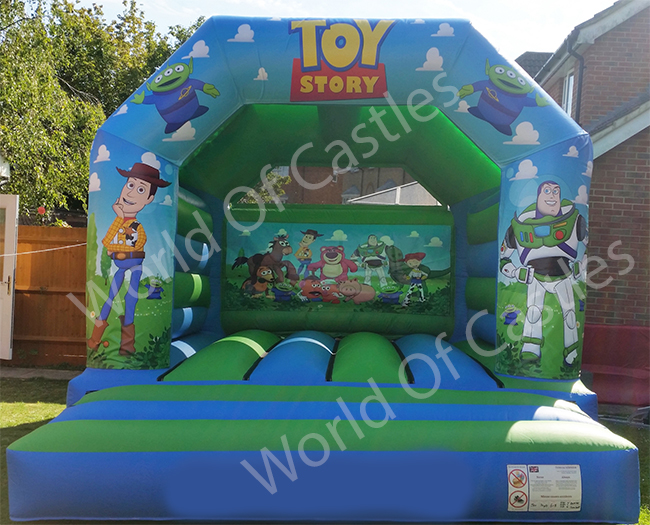 Minnie Mouse Bouncy Castle With Slide